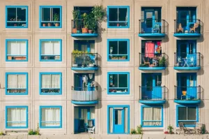 Pergola na balkon – sposób na dodatkowe miejsce do relaksu